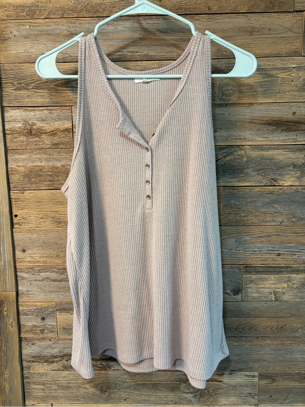 Maurice’s Dusty Rose Sleeveless Ribbed Henley Tank Top* - size M
